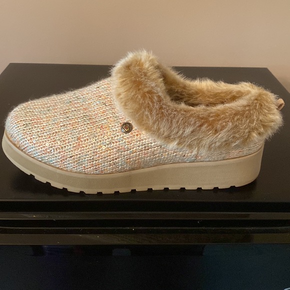 Bobs From Skechers Slip Ons With Fur - Picture 2 of 4